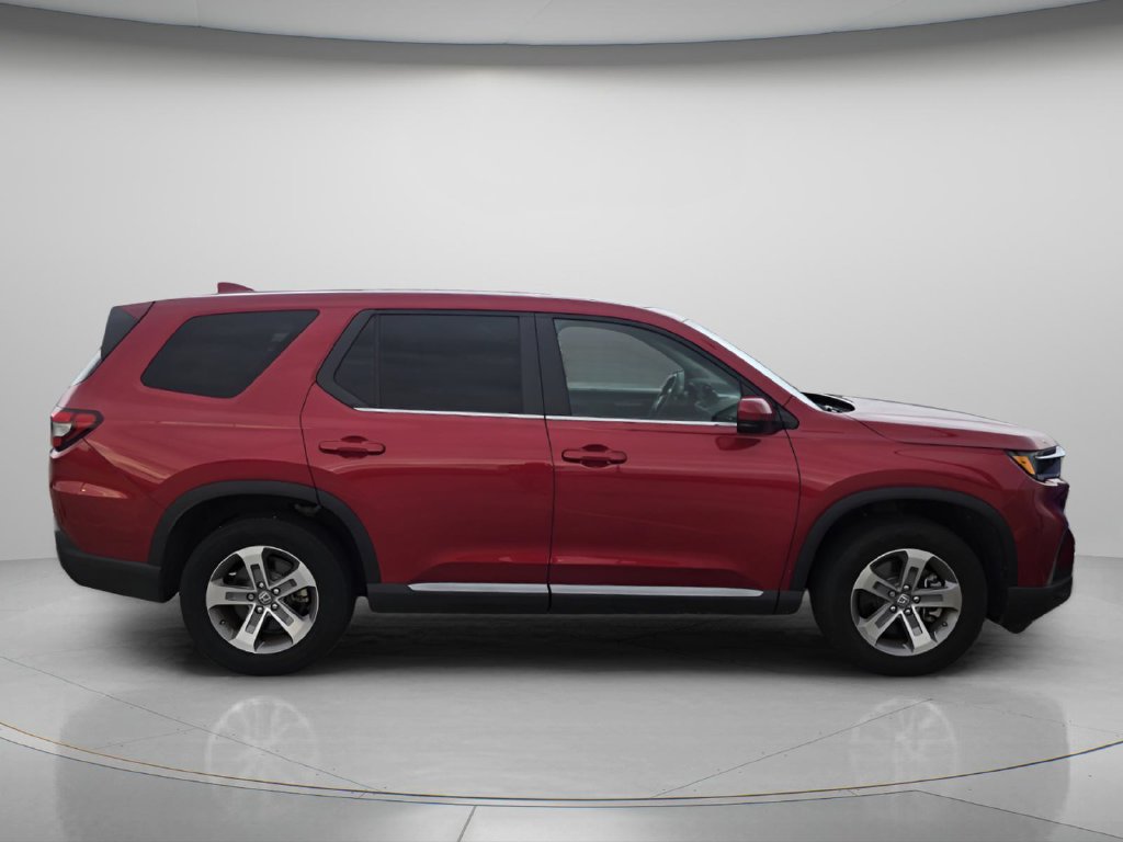 Used 2025 Honda Pilot EX-L image 3