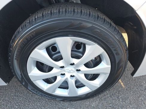 Certified 2024 Toyota Corolla LE image 5