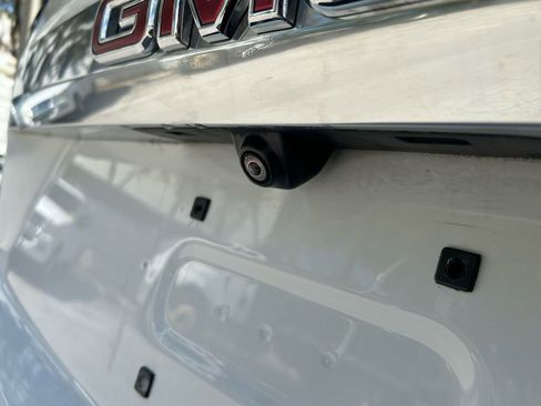 Used 2022 GMC Yukon Denali image 50