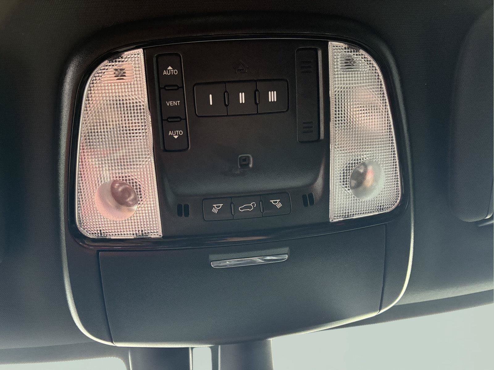 Used 2025 Dodge Durango R/T AWD/4WD image 36