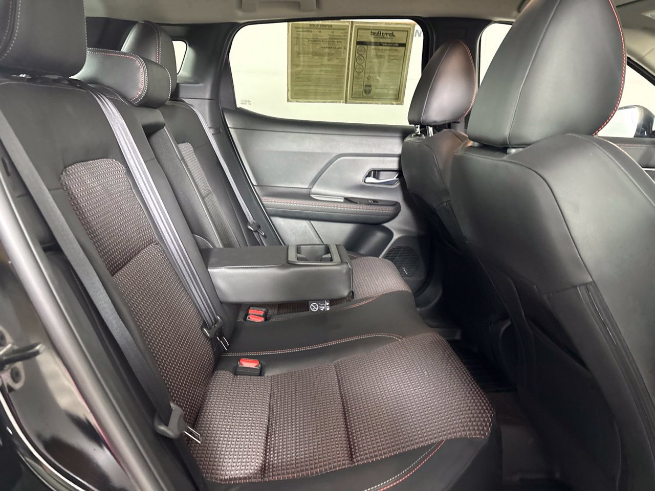 Used 2025 Nissan Kicks SR AWD/4WD image 25