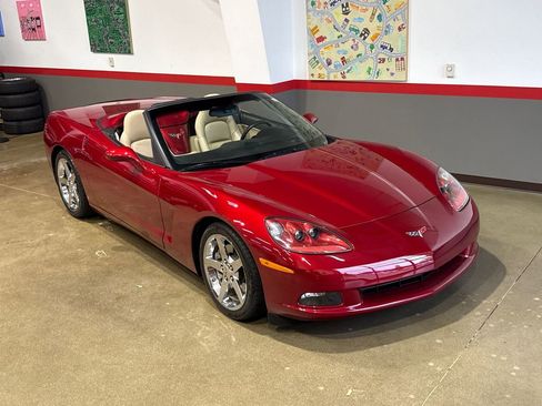 Used 2008 Chevrolet Corvette Convertible w/ Preferred Equipment Group RWD image 10