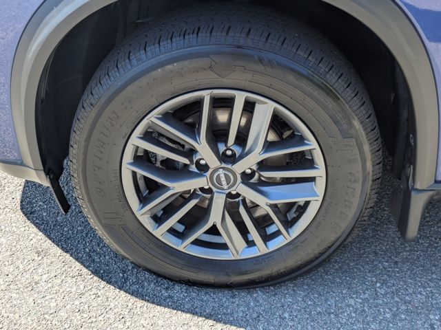 Used 2023 Nissan Rogue S AWD/4WD image 14