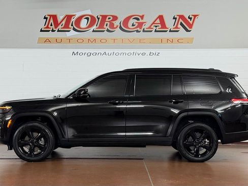 Used 2025 Jeep Grand Cherokee L Limited w/ Black Appearance Package image 6