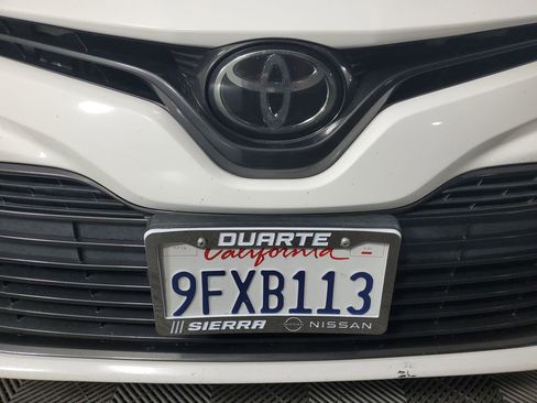 Used 2020 Toyota Camry LE FWD image 10