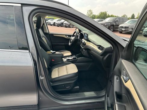 Used 2022 Ford Escape Titanium w/ Titanium Elite Package AWD/4WD image 28