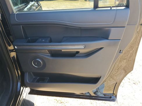 Used 2024 Ford Expedition Max XLT image 37