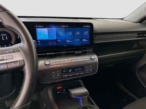 Used 2025 Hyundai Kona SEL image 25