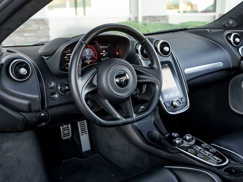 Used 2023 McLaren GT image 15