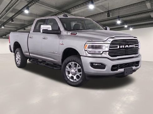 Used 2024 RAM 2500 Laramie w/ Safety Group AWD/4WD image 2