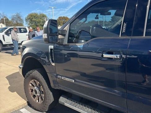 Used 2019 Ford F250 XLT w/ XLT Premium Package image 2