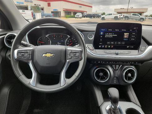 Used 2025 Chevrolet Blazer LT AWD/4WD image 12