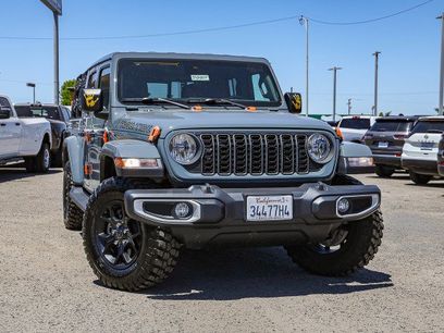 Used 2025 Jeep Gladiator Sport