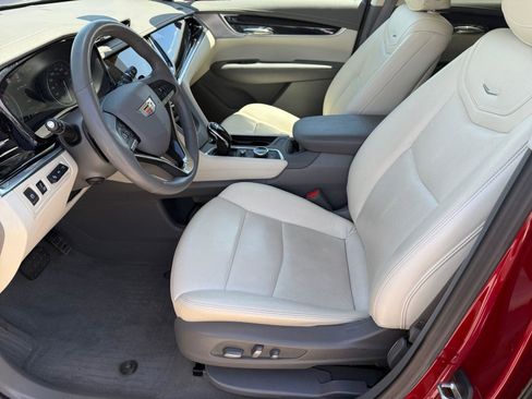 Used 2024 Cadillac XT6 Premium Luxury w/ Technology Package AWD/4WD image 10