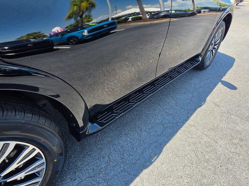 Used 2022 Nissan Armada SL w/ Midnight Edition Package RWD image 10