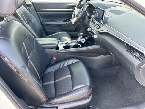 Used 2025 Nissan Altima 2.5 SR AWD/4WD image 45