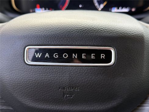 Used 2024 Jeep Wagoneer L Series II RWD image 26