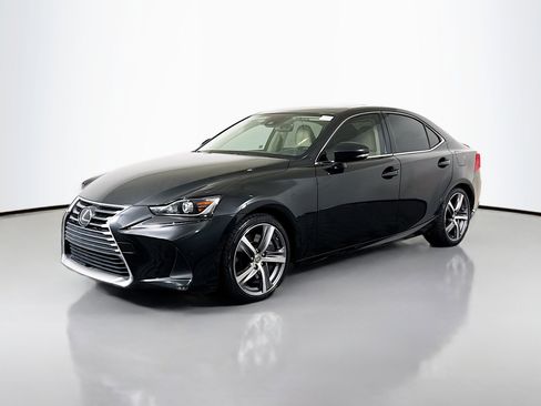 Used 2018 Lexus IS 300 w/ Comfort Package image 4
