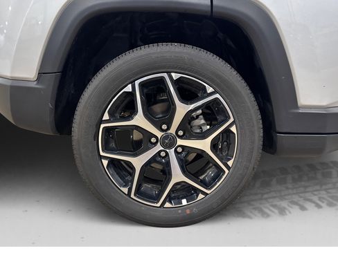 Used 2025 Jeep Compass Limited image 48