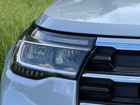 New 2026 Ford Explorer Active w/ Active Comfort Package AWD/4WD image 4