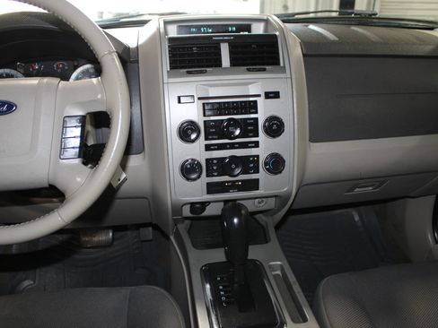 Used 2009 Ford Escape XLT FWD image 13