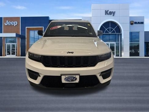 Used 2023 Jeep Grand Cherokee Altitude AWD/4WD image 13