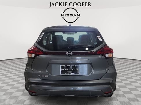 Certified 2025 Nissan Kicks Play S image 6
