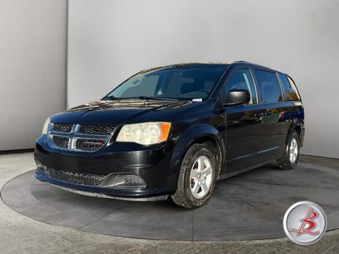 Used 2013 Dodge Grand Caravan SXT image 2
