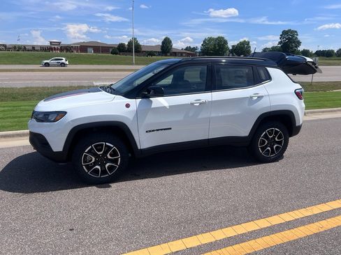 New 2026 Jeep Compass Trailhawk AWD/4WD image 9