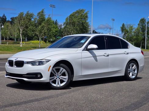 Used 2018 BMW 330i Sedan RWD image 1