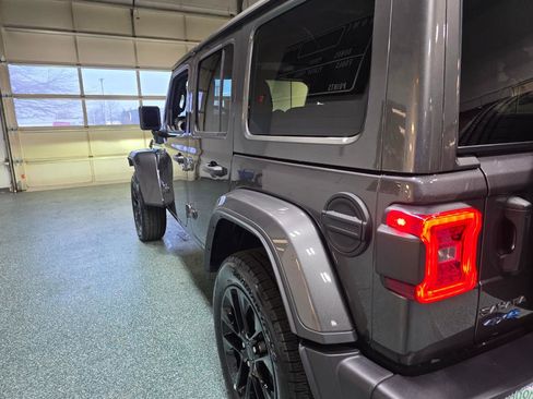 Used 2025 Jeep Wrangler Sahara w/ Safety Group image 10