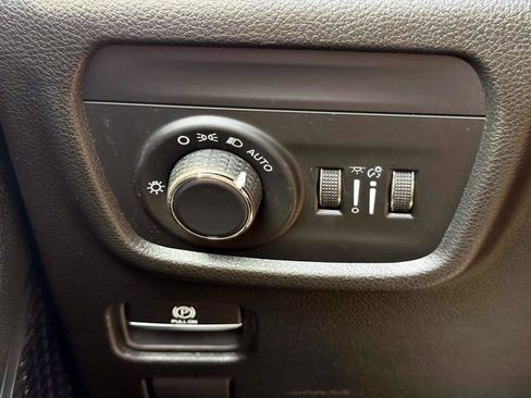 Used 2023 Jeep Grand Cherokee L Laredo AWD/4WD image 21