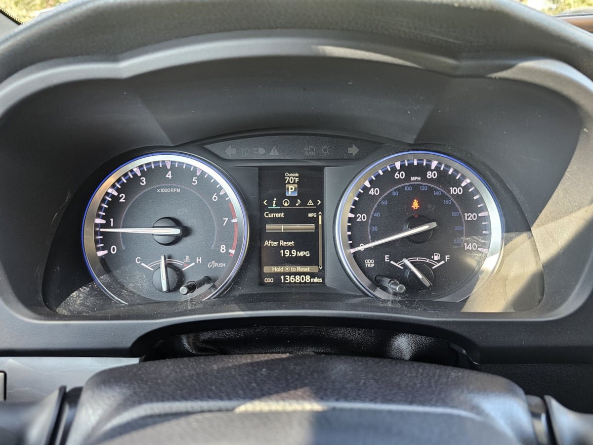 Used 2016 Toyota Highlander XLE AWD/4WD image 16