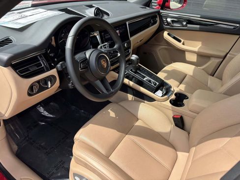 Certified 2026 Porsche Macan AWD/4WD image 17