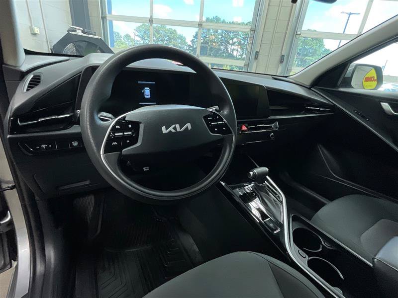 Used 2025 Kia Niro LX FWD image 13
