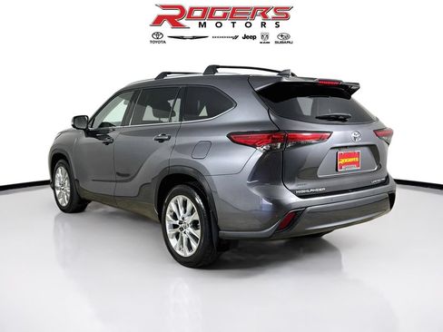 Used 2023 Toyota Highlander Limited AWD/4WD image 11
