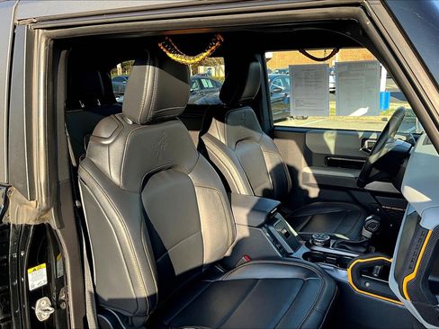 Used 2023 Ford Bronco Badlands image 7