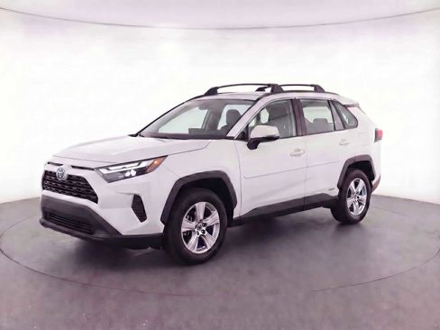 Used 2023 Toyota RAV4 XLE w/ Convenience Package image 1