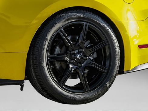 Used 2018 Ford Mustang GT w/ Black Accent Pkg image 41