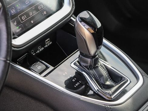 Used 2023 Subaru Outback Premium image 21