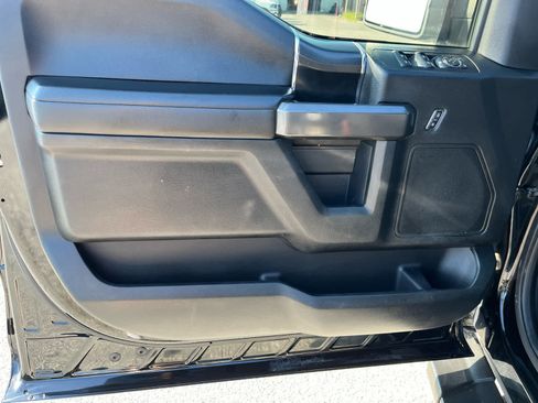 Used 2018 Ford F150 XLT w/ Equipment Group 302A Luxury AWD/4WD image 11