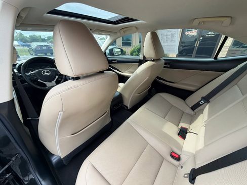 Used 2019 Lexus IS 300 w/ Premium Package RWD image 23