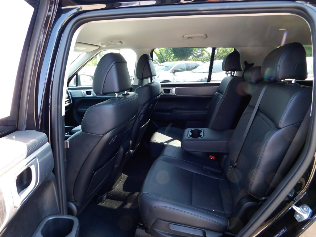 Used 2024 Hyundai Santa Fe SEL AWD/4WD image 16