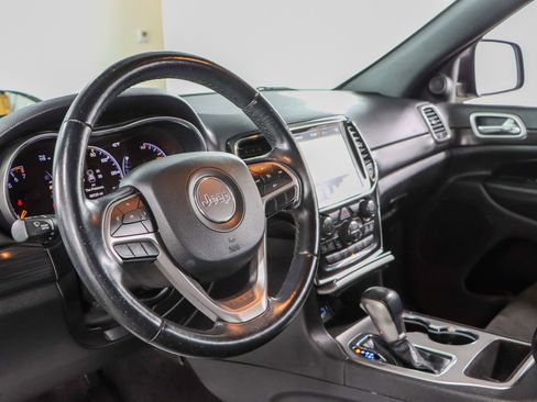 Used 2021 Jeep Grand Cherokee Laredo X image 22