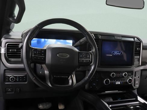 Used 2025 Ford F250 Platinum AWD/4WD image 9