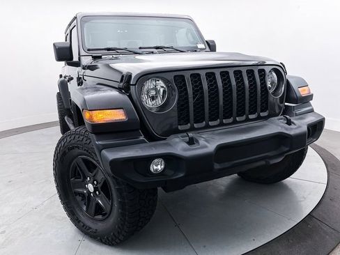 Used 2020 Jeep Gladiator Sport w/ Trailer Tow Package image 3