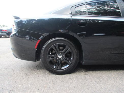 Used 2020 Dodge Charger SXT RWD image 23