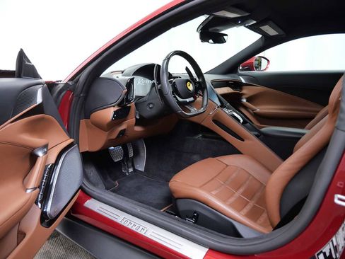 Used 2023 Ferrari Roma RWD image 18