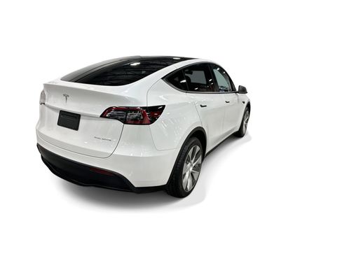 Certified 2023 Tesla Model Y Long Range AWD/4WD image 6