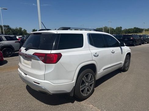 Used 2017 GMC Acadia Denali w/ Technology Package FWD image 5